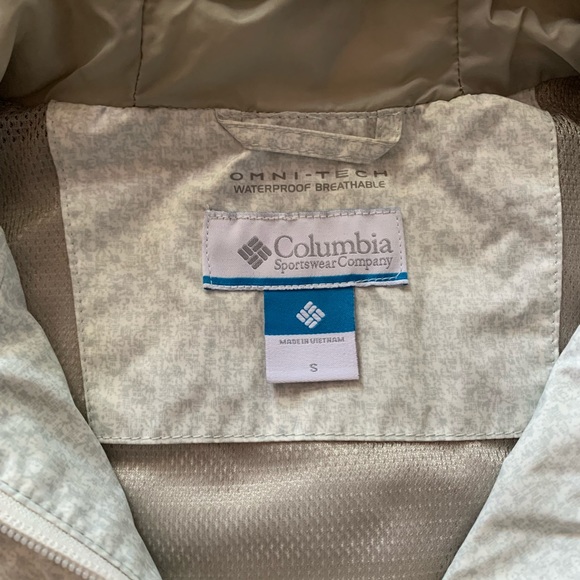 Waterproof Columbia Rain Jacket - Picture 5 of 7